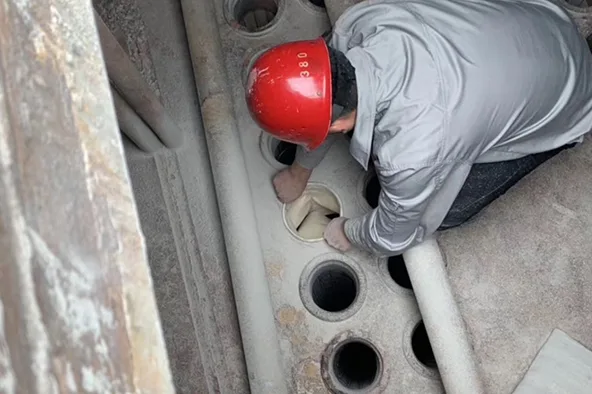 How to Install and Replace Filter Bags in a Baghouse Dust Collector